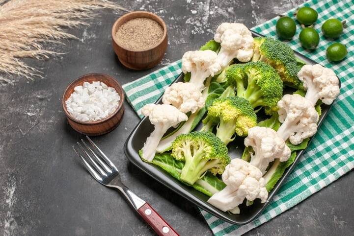 Broccoli Cauliflower Salad: A Delightful Mix of Flavors